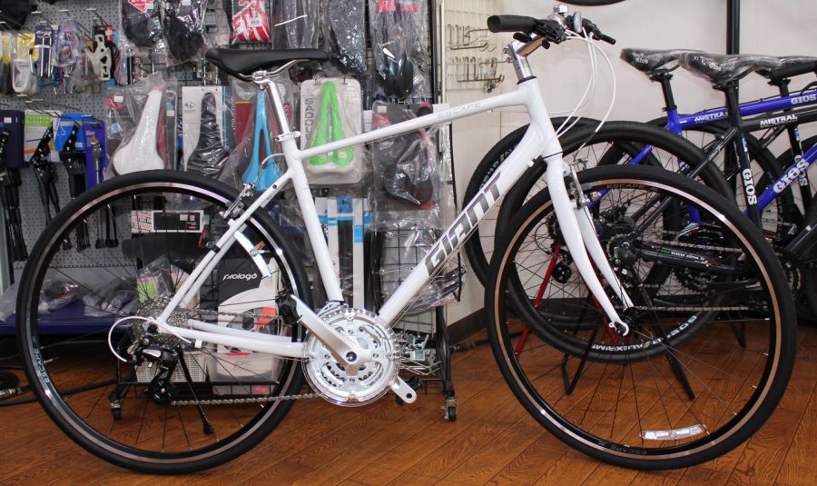 GIANTのクロスバイク<br>ESCAPE R3 LTD が入荷いたしました。